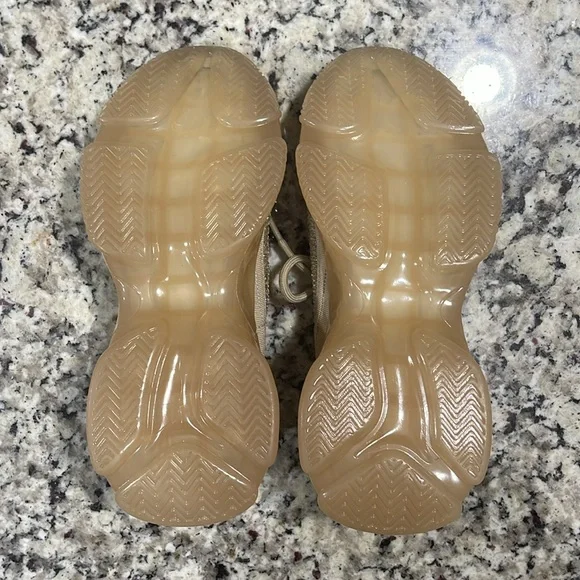 Steve Madden Maxima Sneakers Gold + Rhinestones Brand New Size 6M - Picture 7 of 7